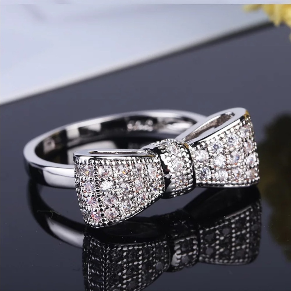 New Women’s 925 Silver Beautiful Bow Engagement Party Diamond Ring - Picture 2 of 4